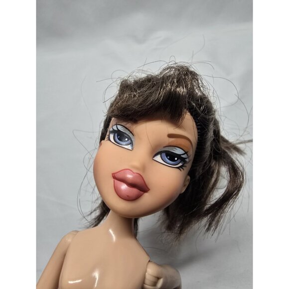 MGA BRATZ Style It Dana Doll- Nude - Picture 8 of 9